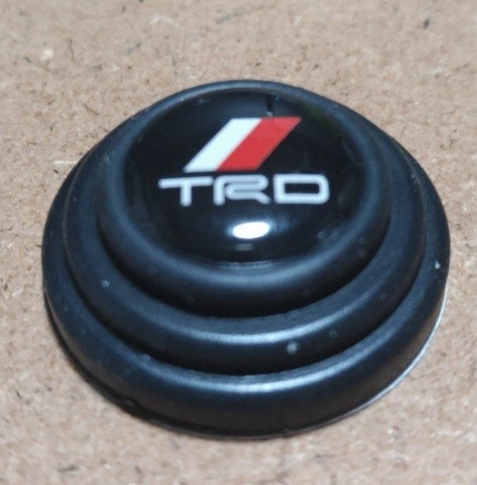TRD 衝撃吸収ラバーステッカー8p激安価格値引き不可。1個80円で追加出来ます。