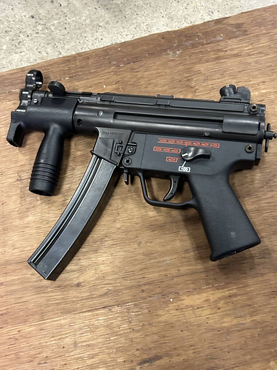 MGC 電動ガスガン H&K MP5KA4 現状品 モデルガン ガスガン 電動ガン 当時物 レア 美品の画像5