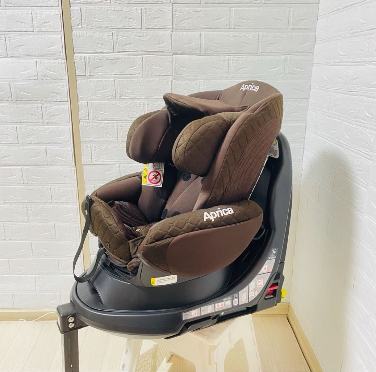 【美品】アップリカ チャイルドシート フラディアグロウ ISOFIX ブラウン