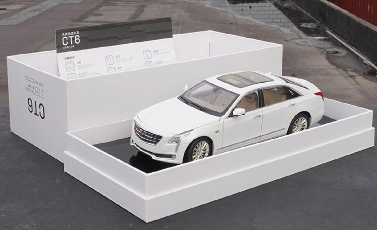 ▲超希少！CADILLAC特注！1/18 キャデラック Cadillac CT6 白 新品の画像9