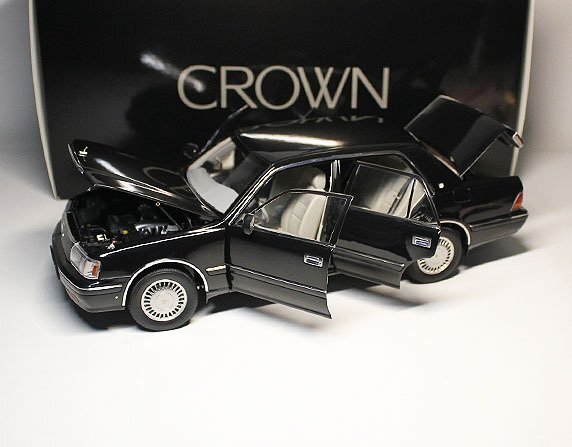 ▲入手困難！黑！限定品！KENFAI 1/18 トヨタ Toyota Crown クラウン 155 Royal Saloon 3.0 新品_画像1