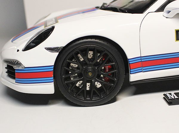 ▲超希少！Schuco シュコー 1/18 ポルシェ Porsche 911 (991) カレラ Carrera GTS_画像4