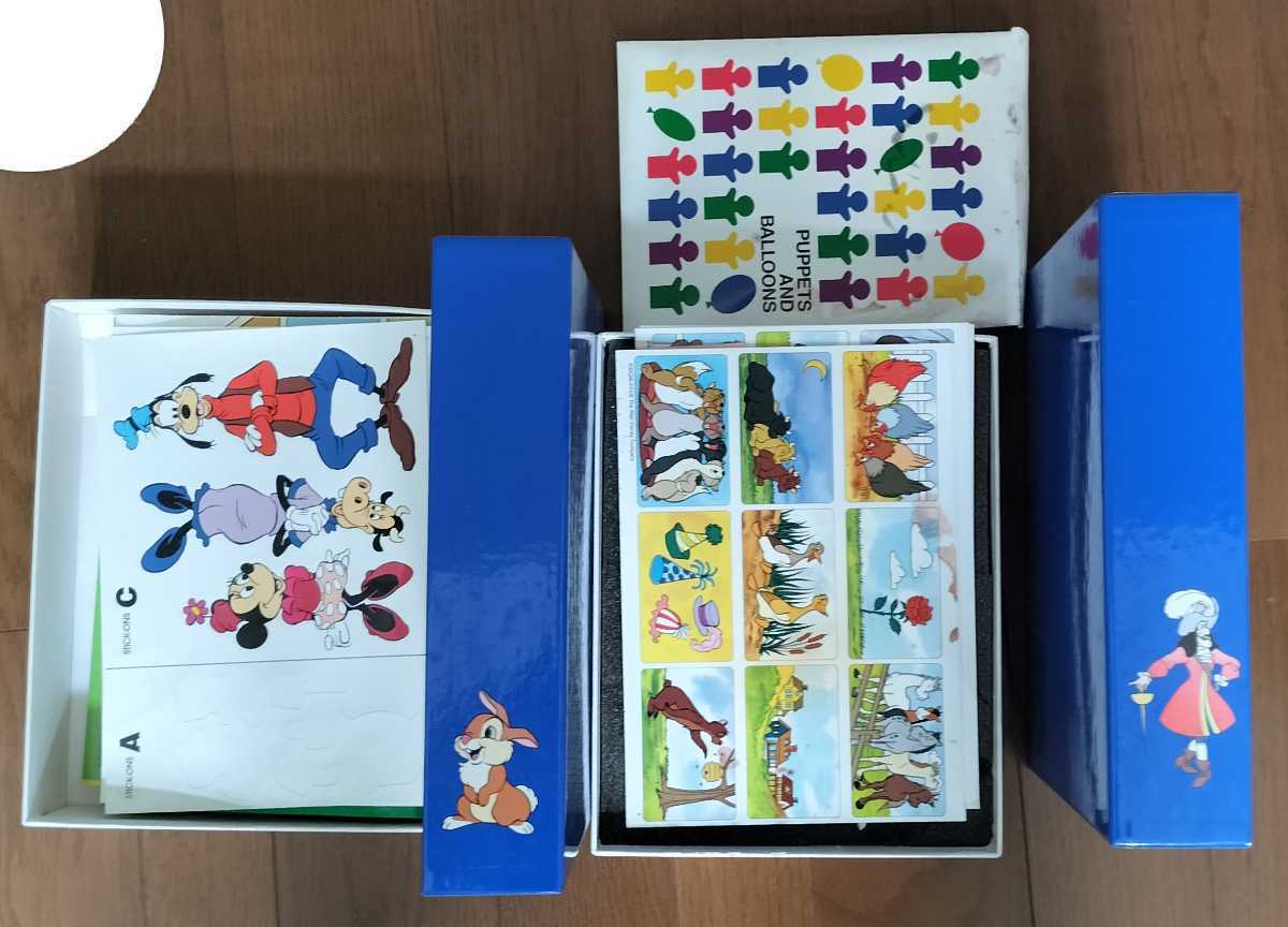 ディズニー・ワールド・イングリッシュ DWE 英語システム ファミリー CD VHS カード 絵本 塗り絵 ポスター シール セット まとめ 筆記用具 - 英語 ディズニー・ワールド・イングリッシュ DWE 英語システム ファミリー CD VHS カード 絵本 塗り絵 ポスター シール セット まとめ 筆記用具 - 英語