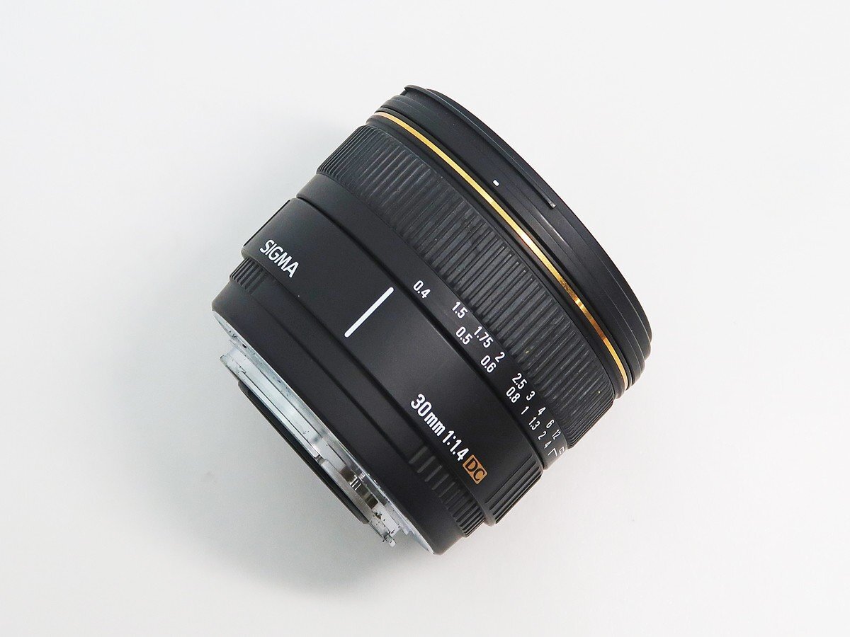 ◇【SIGMA シグマ】30mm F1.4 EX DC ソニーAマウント用 一眼カメラ用レンズ_画像5