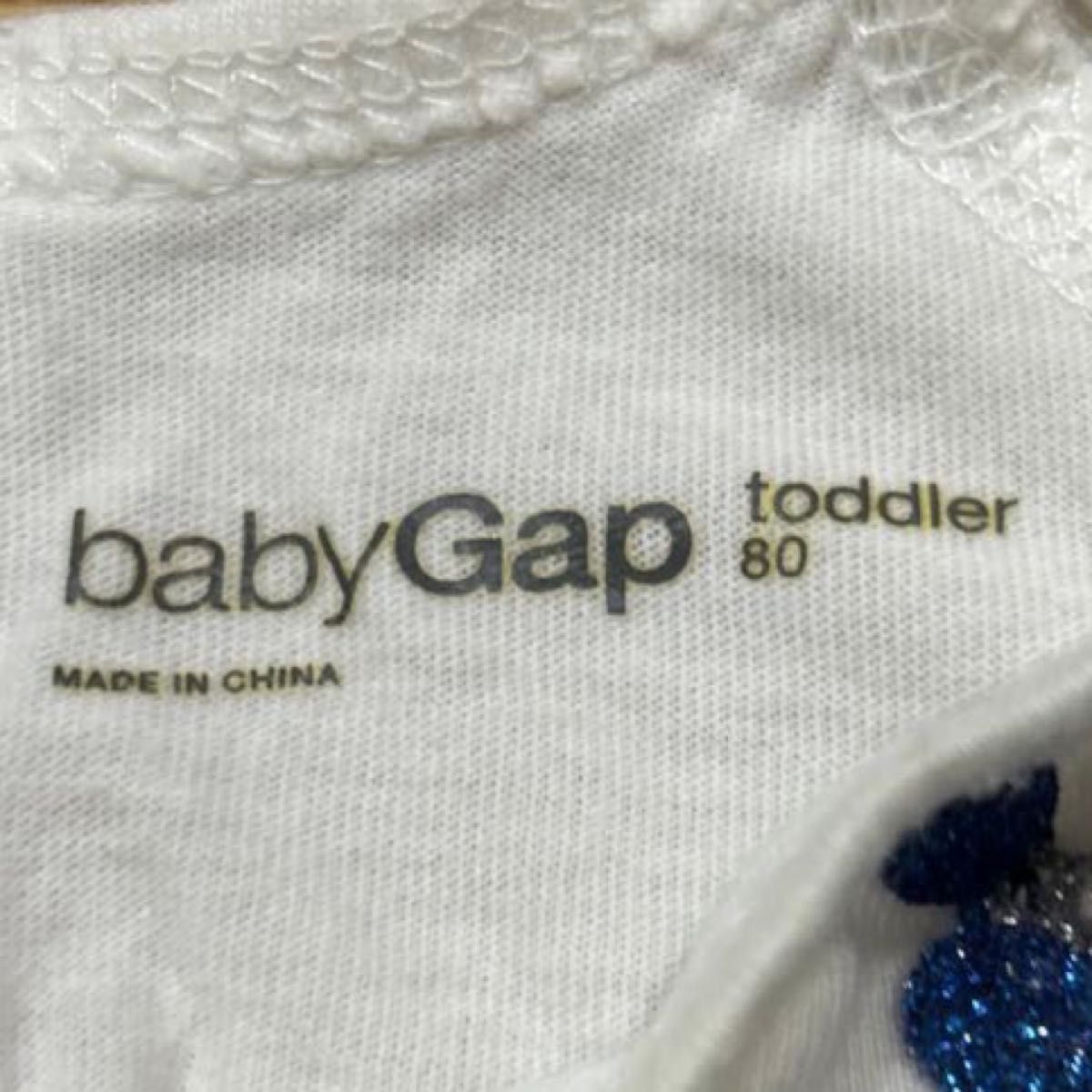 【baby GAP】(USED) ホワイト だまし絵 長袖Tシャツ 七分袖 ネックレス コサージュ 80cm