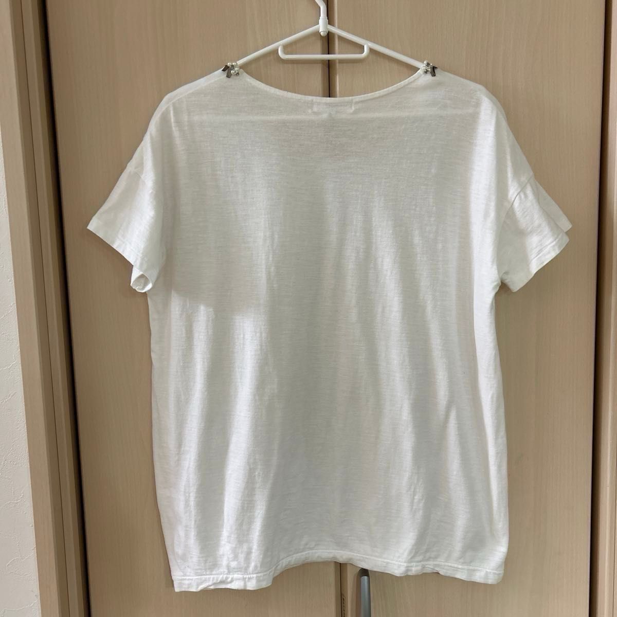 【NATURAL BEAUTY BASIC】(USED)ホワイト 襟まわり ビジュー付き 半袖Tシャツ Mサイズ 