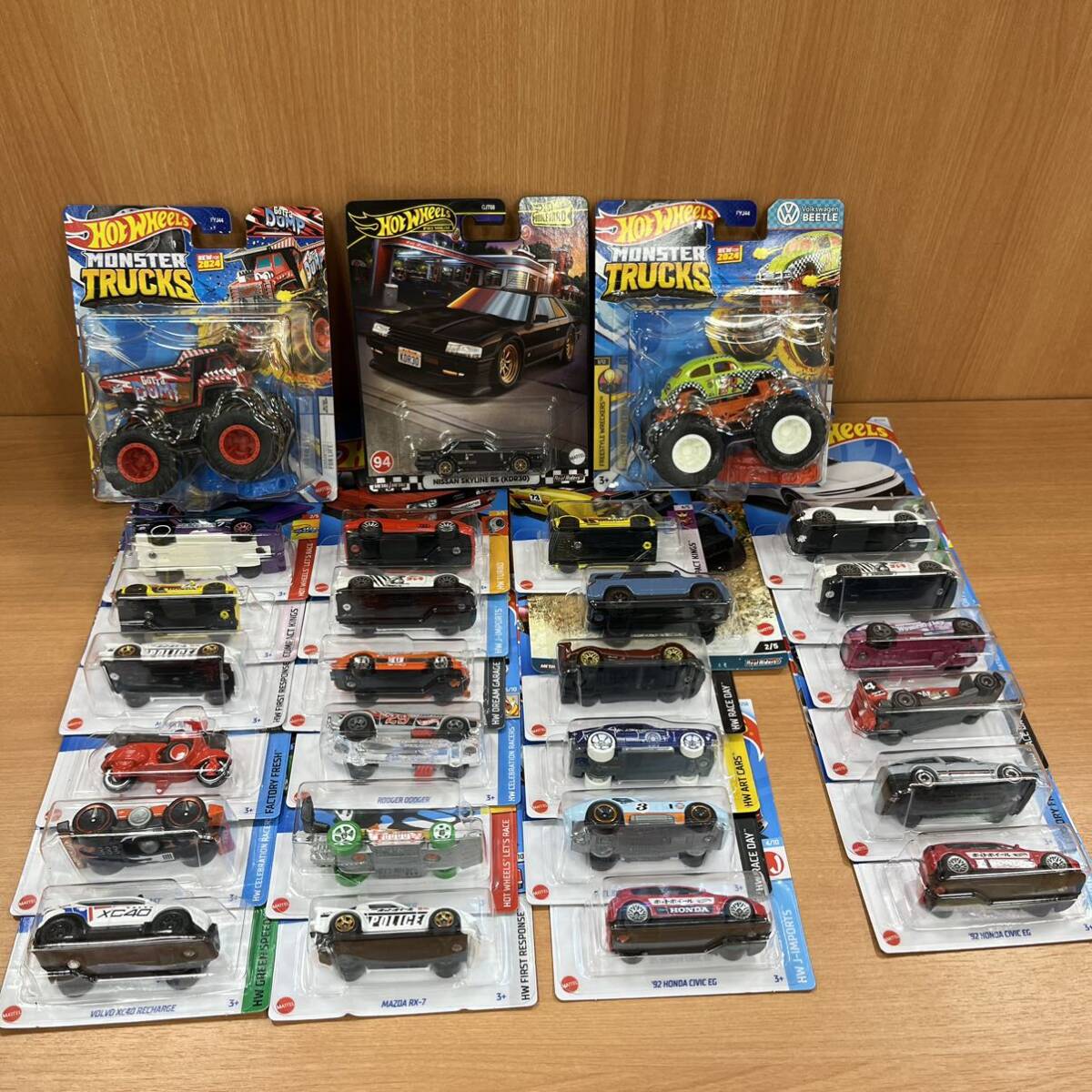 T5158【個人保管品】/Hot Wheels ホットウィール ミニカー 27台セット まとめ売り スカイライン シビック RX-7 ボルボ アウディ_画像1