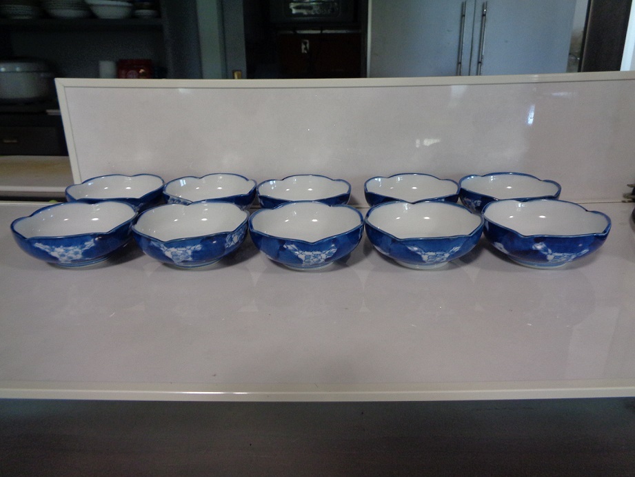 青と白の花柄模様の醤油皿・１０皿セット！（中古）_画像1