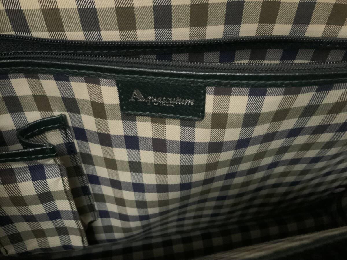 美品 高級牛革 ダークグリーン Aquascutum アクアスキュータム 美品 高級牛革 ダークグリーン Aquascutum アクアスキュータム