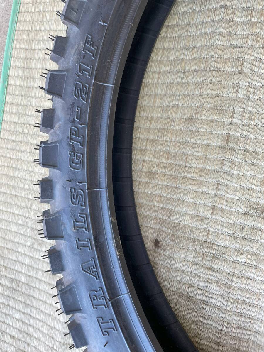 バイク中古タイヤ　IRC GP-21F 80/100-21 ブロック高さ8ミリ　GP-22R 120/80-18 ブロック高さ11ミリ_画像8