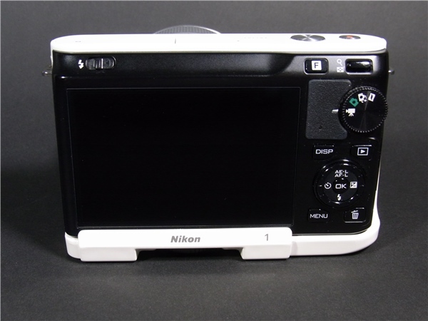 中古美品/完動品 Nikon J1 ボディ/レンズセット 純正バッテリー2個/オプショングリップ/その他属品付 ニコン10-30mm1：3.5-5.6VR デジカメ の画像4