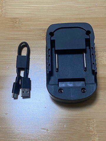格安 マキタ仕様バッテリー対応 変換アダプター 18vリチウムイオン対応 USB タイプA タイプC 残量液晶表示の画像2