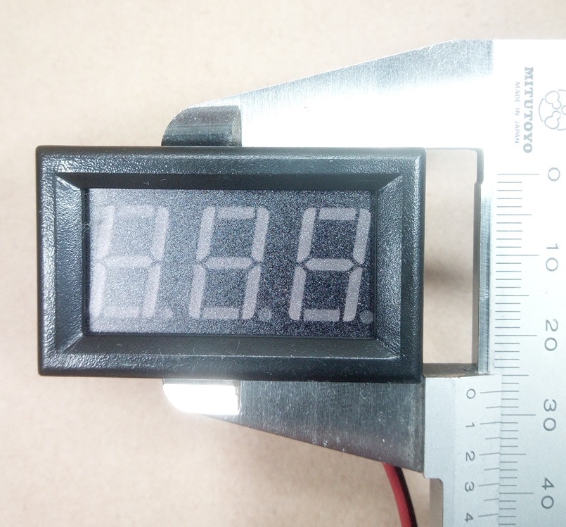DCデジタル電圧計(赤)【送料120円～】_画像4