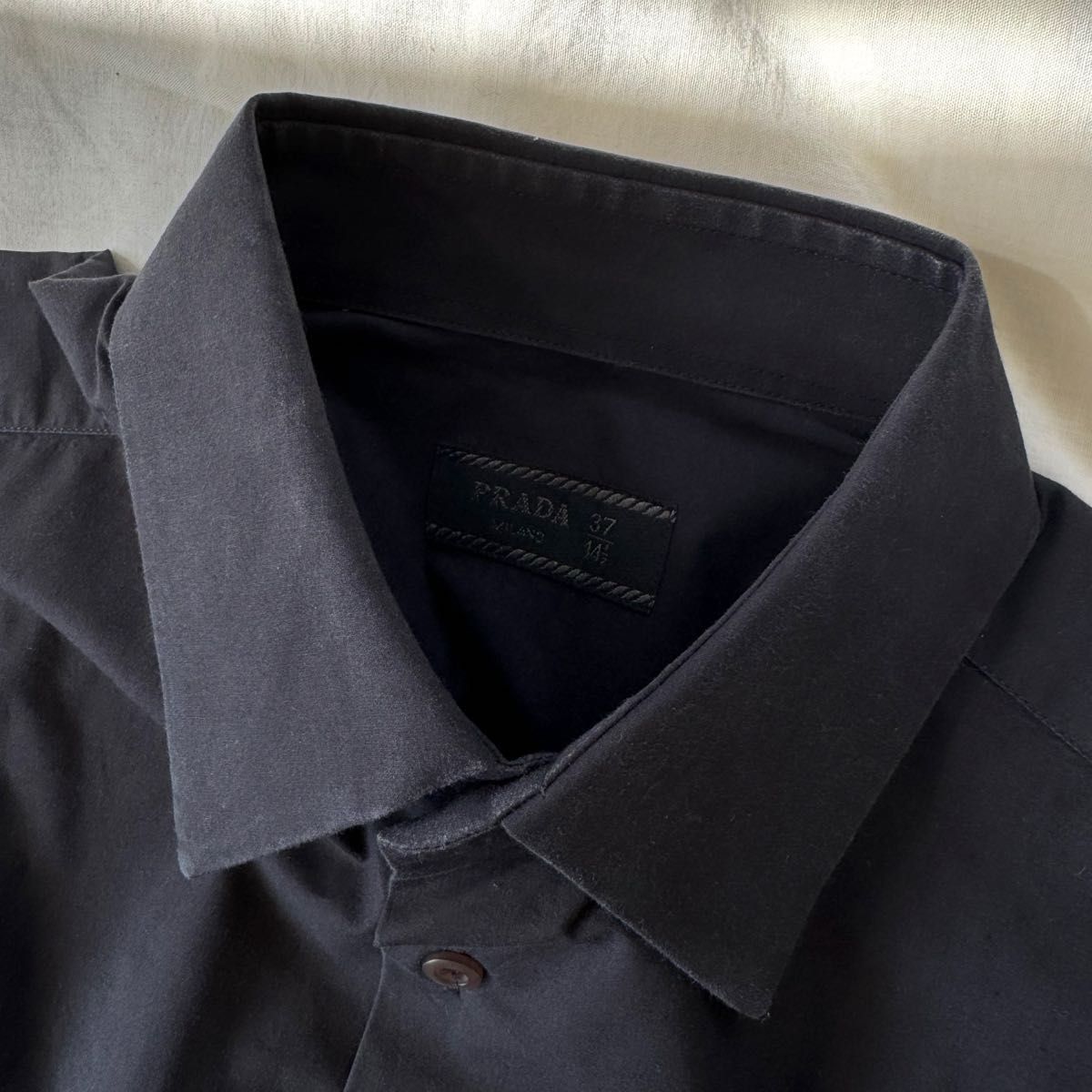 PRADA 37サイズ　ドレスシャツ　コットン100% 黒　used クリーニング済　全体色褪せありのため訳あり　プラダジャパン