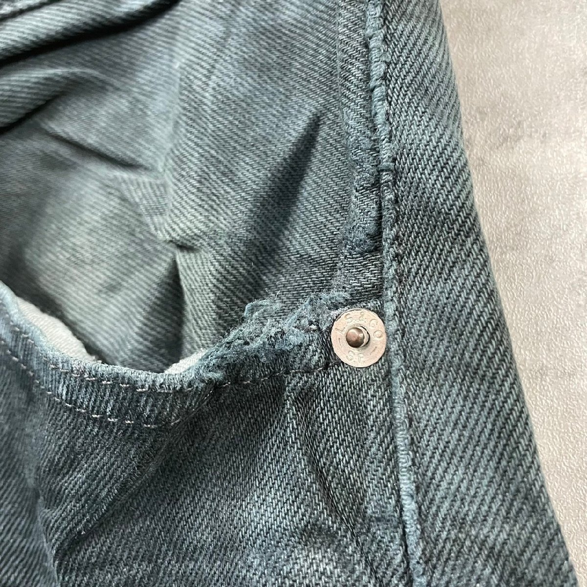 Levi's リーバイス 501 ブラック ボタンフライ デニムジーンズパンツ W32L30 実寸W31in 赤タブ 5010165 USA 海外輸入 古着 LK10787_画像9