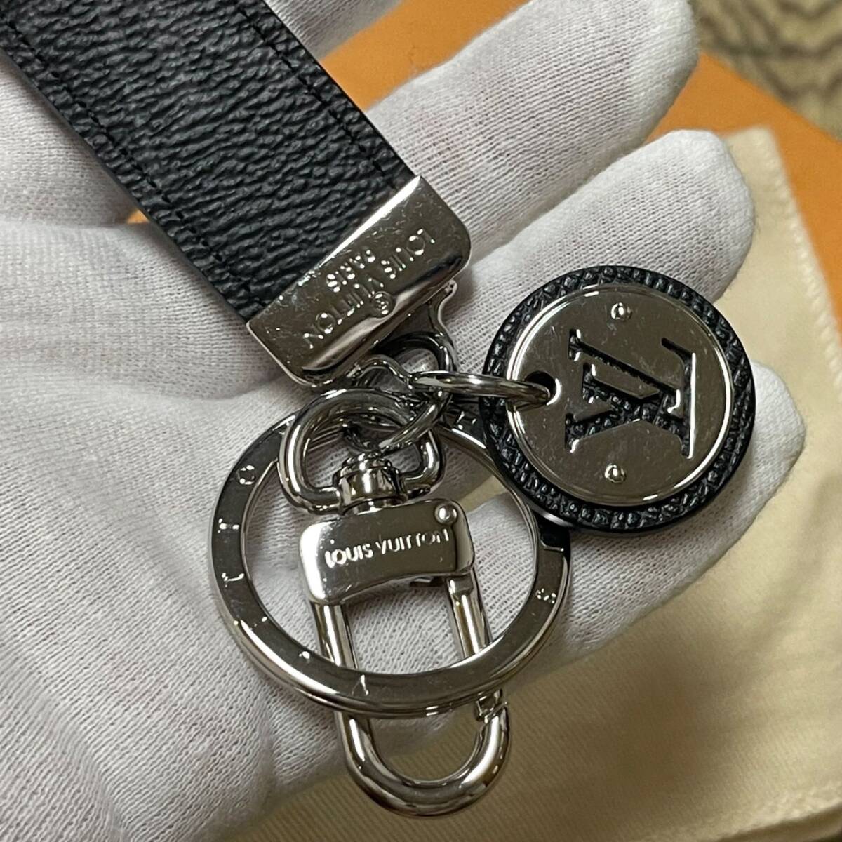 LOUIS VUITTON Louis Vuitton M80237porutok Rene oLV Club Taiga leather monogram Eclipse key ring charm key holder 
