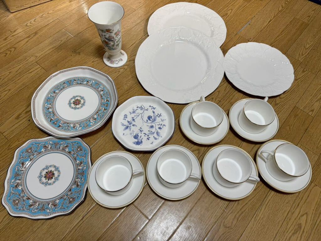 WEDGWOOD ウェッジウッド プレート 中皿 大皿 カップ＆ソーサー コーヒーカップ 花瓶 洋食器 _画像1