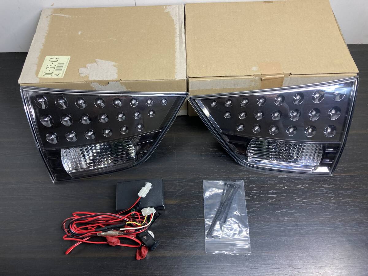 三菱 アウトランダー ダミーテール LED点灯加工品 左右セット 中古品 CW5W ハーフミラータイプ_画像1