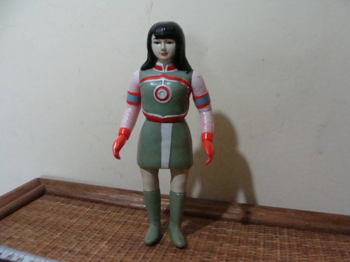 ブルマァク ソフビ ZAT女性隊員 森山いずみ隊員 ウルトラマンタロウ Yahoo!オークション - ブルマァク ソフビ ZAT女性隊員 森山