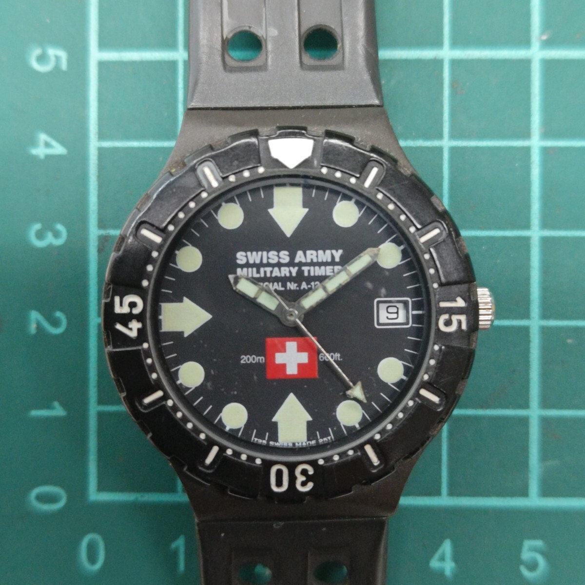 【電池切れジャンク品】SWISS ARMY MILITARY TIMER OFFICAL Nr.A12.528 200m 600ftスイス アーミー 腕時計 みの画像1