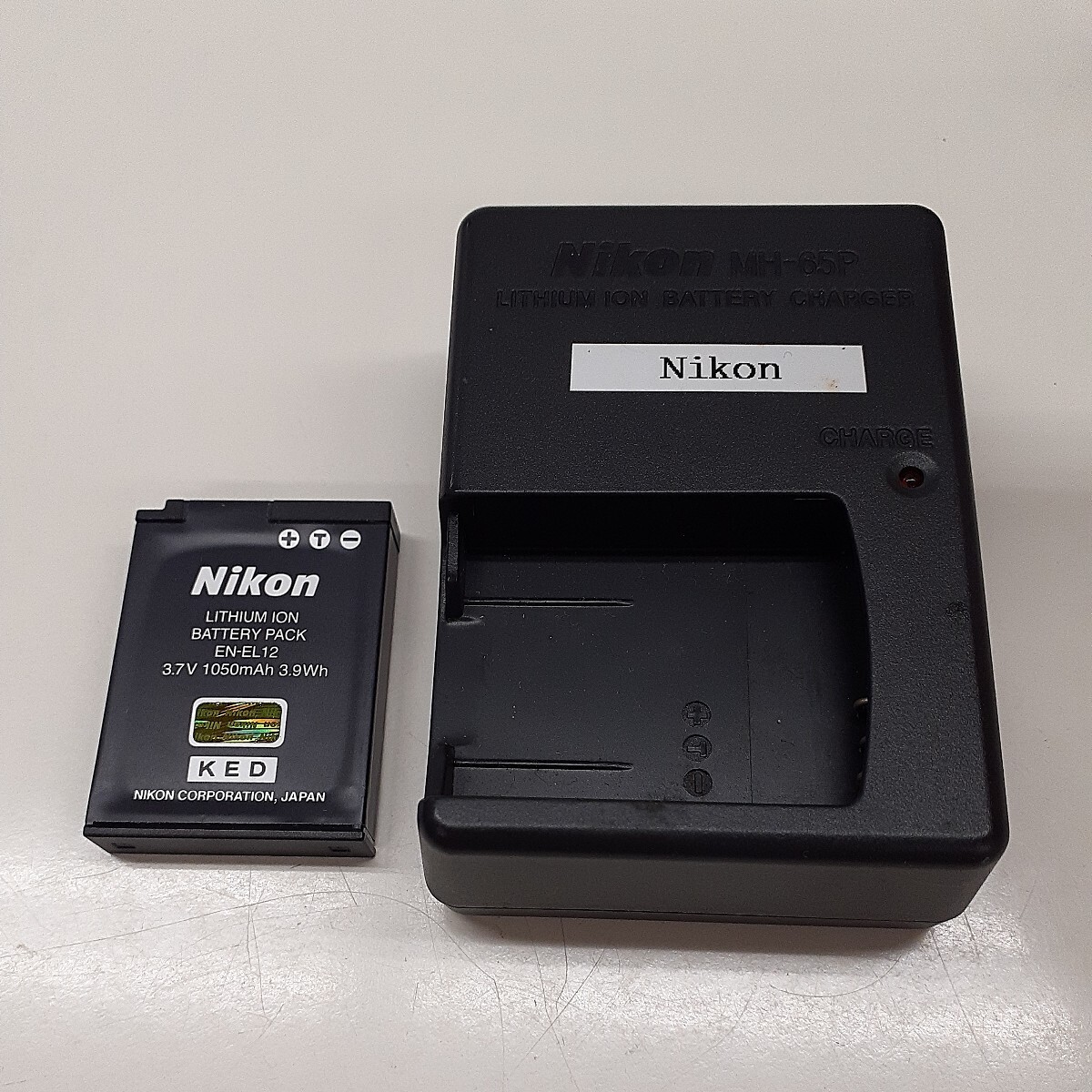 Nikon COOLPIX S70 ニコン クールピクス コンパクトデジタルカメラ 充電器 予備バッテリー付属　み_画像9