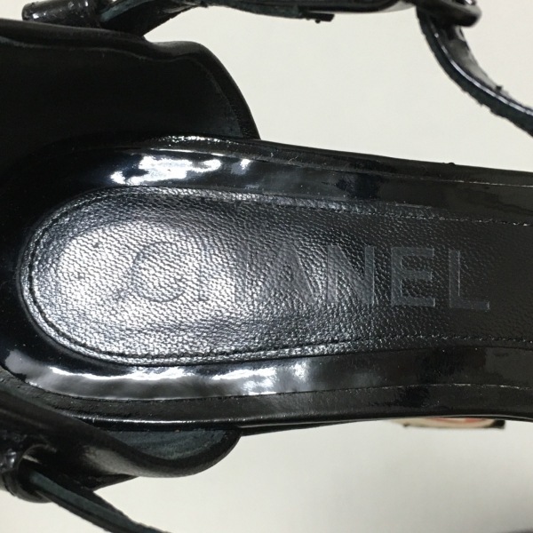 シャネル CHANEL パンプス - エナメル（レザー）×レザー 黒 レディース 靴_画像5