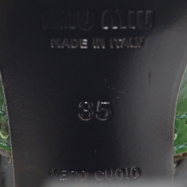 ミュウミュウ miumiu パンプス 35 - エナメル（レザー） 黒×グリーン×マルチ レディース フリル/ウィングチップ 靴_画像6