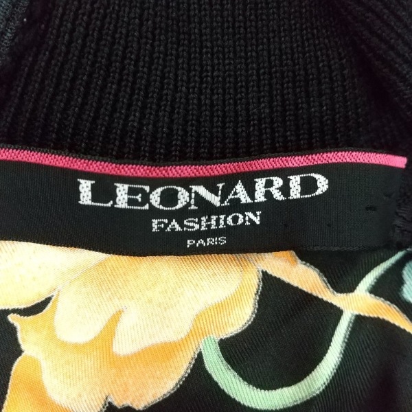 レオナール LEONARD 長袖カットソー サイズ9R - シルク 黒×オレンジ×マルチ レディース ハイネック/シルク/花柄/肩パッド 美品 トップス_画像3