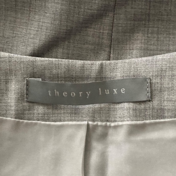 セオリーリュクス theory luxe レディースパンツスーツ - ナイロン、毛 グレー レディース 肩パッド 美品 レディーススーツ_画像3