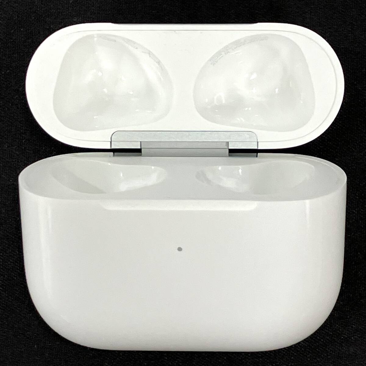 【中古】Apple AirPods 第3世代 ホワイト MME73J/A ワイヤレスイヤフォン_画像2