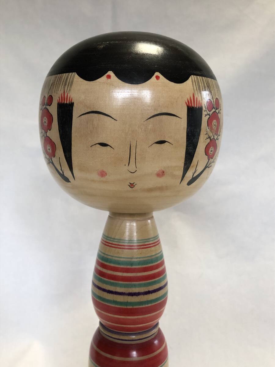 小椋久太郎 八十七歳『梅花こけし』掛軸〔紙本肉筆真作〕/ 秋田 小椋久太郎 八十七歳『梅花こけし』掛軸〔紙本肉筆真作〕/ 秋田