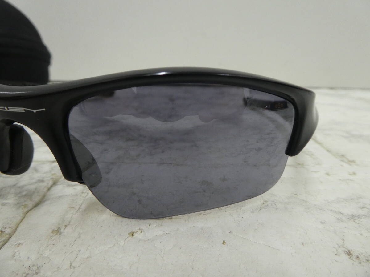 ☆ オークリーサングラス OAKLEY FLAK 型式不明 サングラス ケース付属 1円スタート ☆_画像4