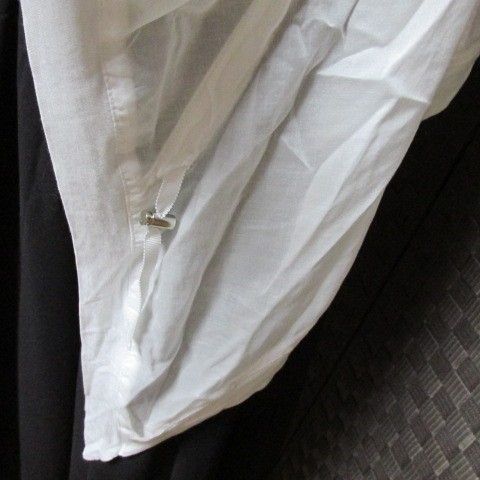 Dw2R/センソユニコ 異素材切替変形ヘム羽織りロングベスト 白40サイズ
