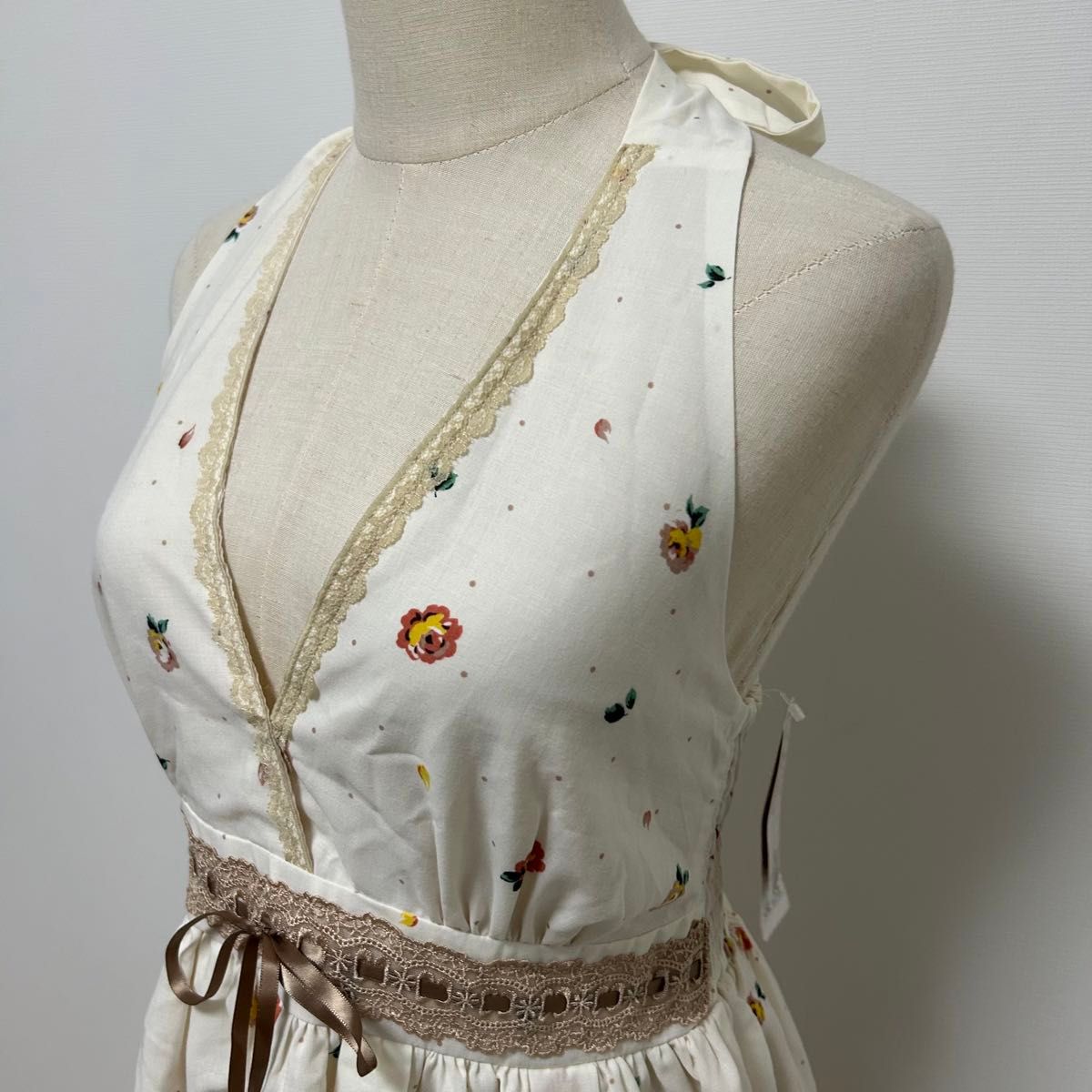 axes femme ホルター花柄ワンピース 新品未使用タグ付 axes femme ホルター花柄ワンピース 新品未使用タグ付