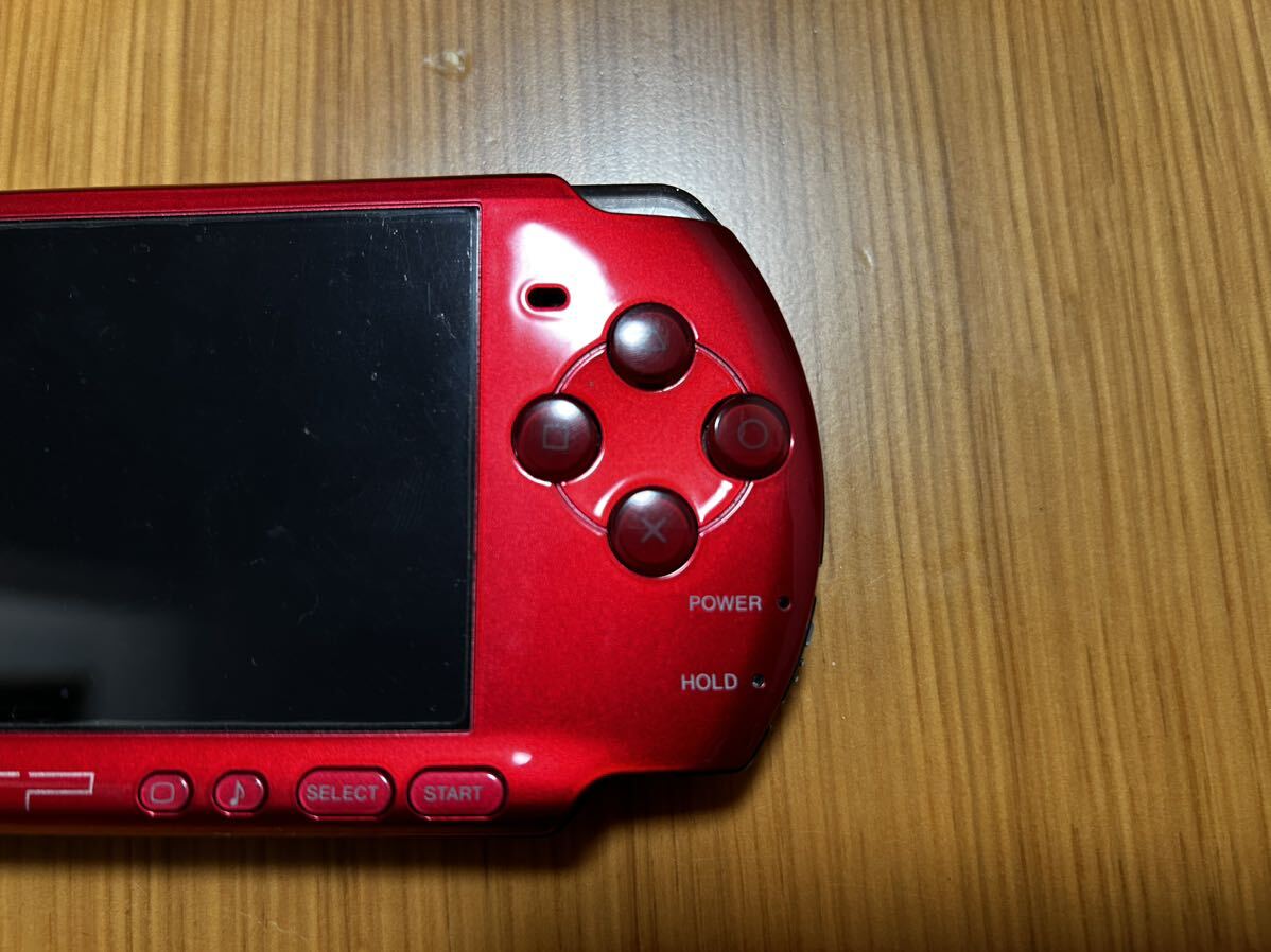 SONY PSP-3000 ラディアントレッド 付属品多数 UMD付 メモリースティック ゲーム レッド プレイステーションポータブル _画像4
