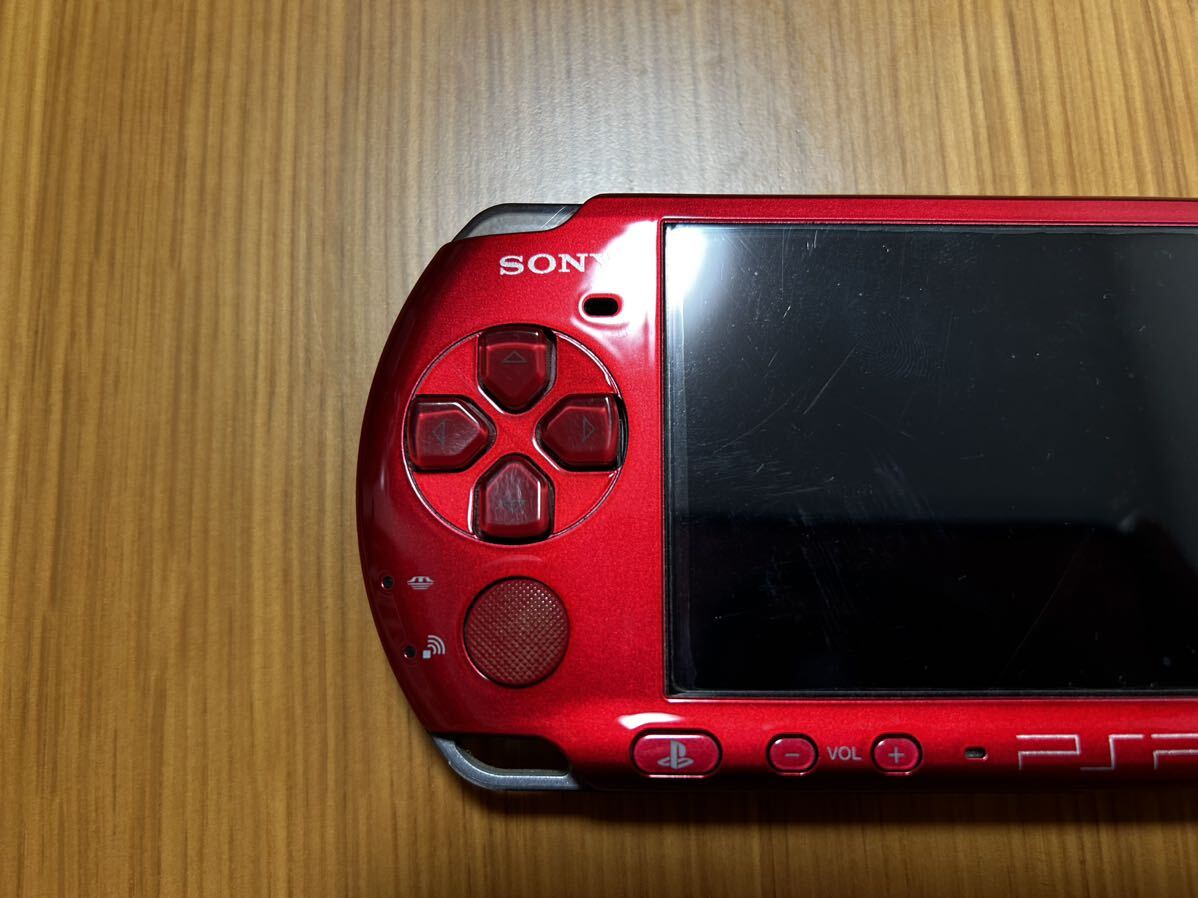 SONY PSP-3000 ラディアントレッド 付属品多数 UMD付 メモリースティック ゲーム レッド プレイステーションポータブル _画像3