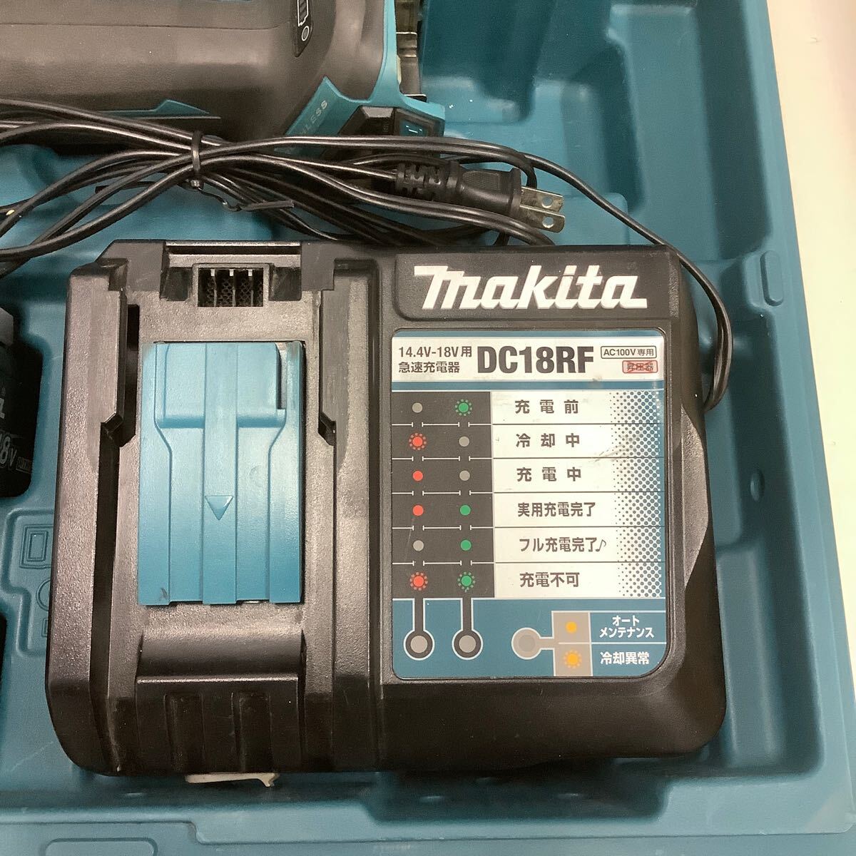 48 【傷あり】makita マキタ 充電式 ディスクグラインダ GA404DN 100mmモデル （140）_画像8