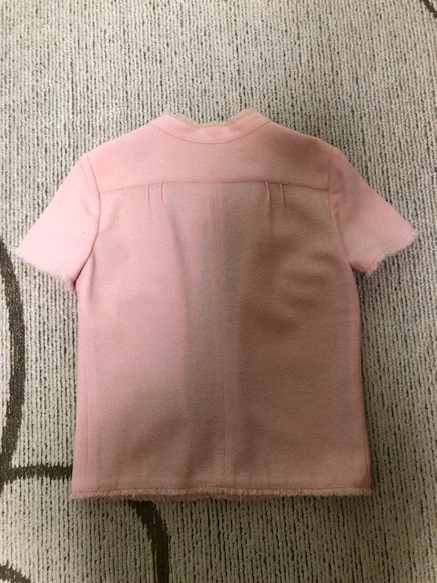 CHANELシャネル☆めちゃ可愛いピンクココボタン☆サマーツイードジャケット☆３６_タックが入った凝ったデザインです♪