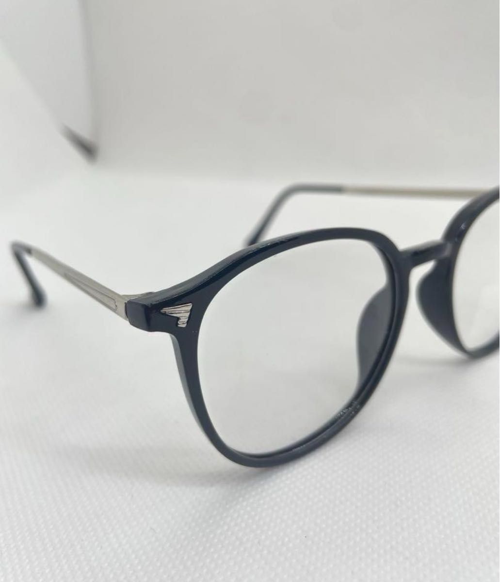 自動調光サングラス ボストンタイプ UV400 ブルーライトカット 調光メガネ　ブラックフレーム　UVカット ブルーライトカット