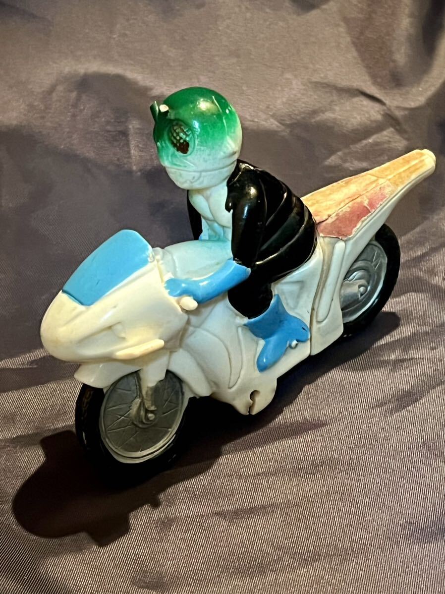 1円スタート 【希少品】当時物 仮面ライダー サイクロン号 ソフビ人形 フィギュア ミニサイズ 昭和レトロ ビンテージ 送料無料_画像2