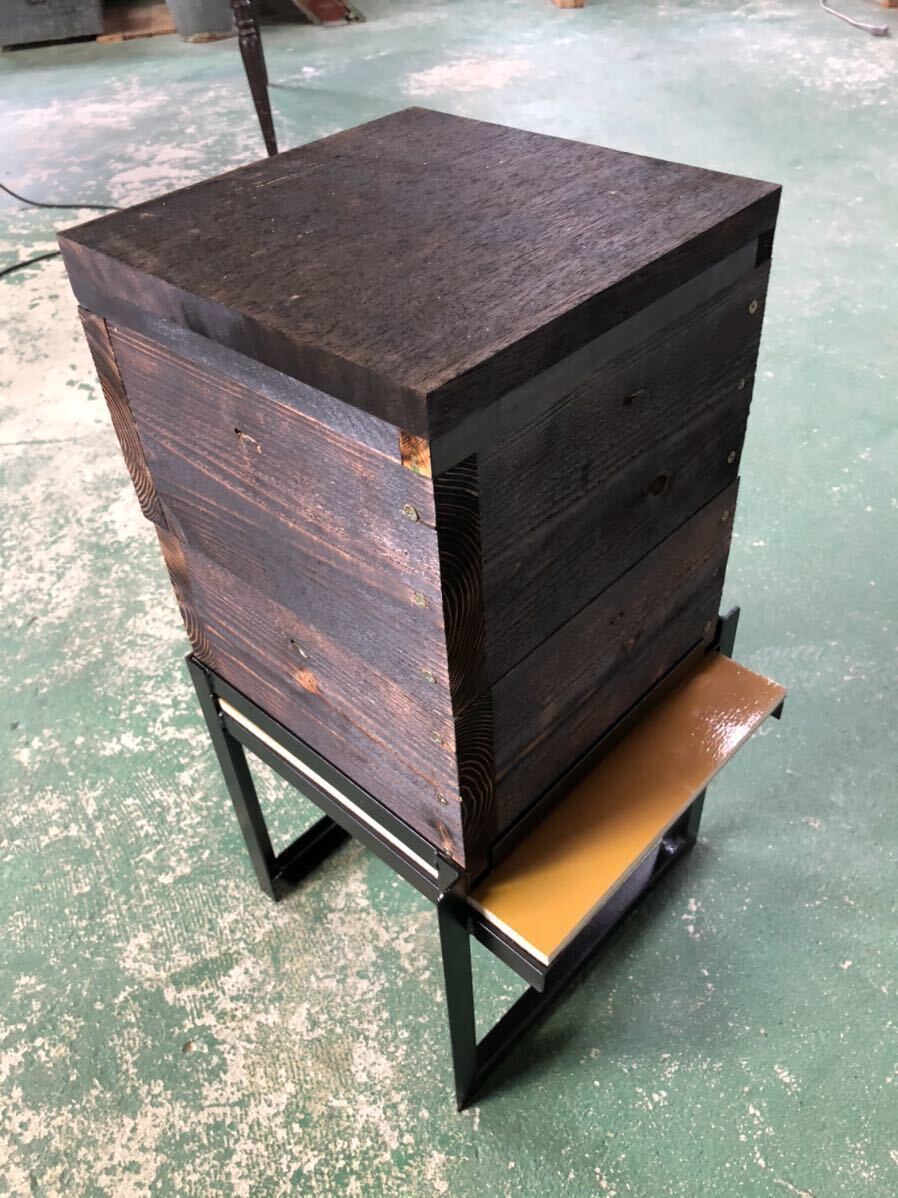 日本蜜蜂 重箱用巣箱台 30cm用 シルバー
