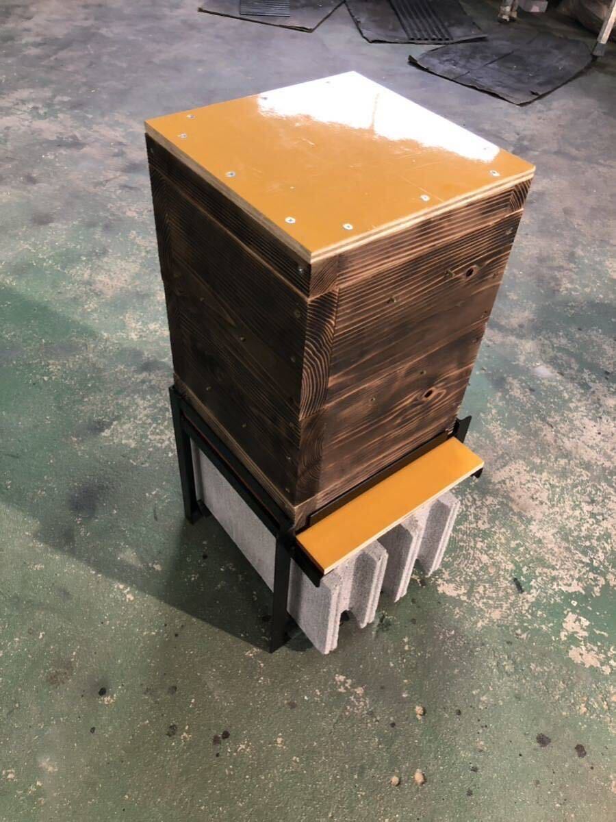 日本蜜蜂 重箱用巣箱台 30cm用 シルバー