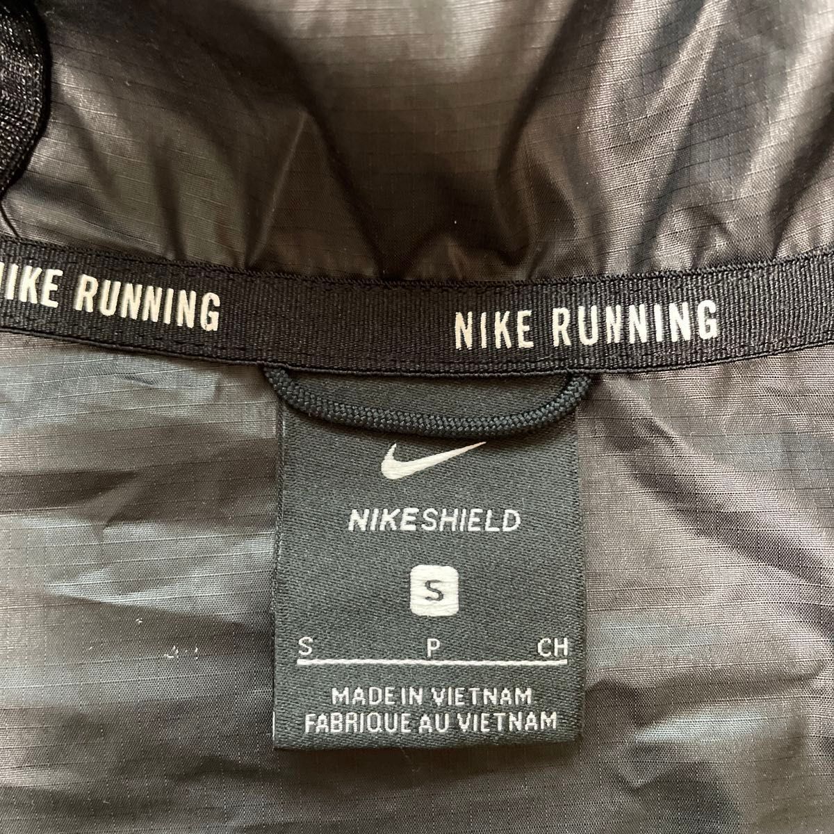 NIKE SHIELD/ランニングジャケット/ ランニングウエア/ウインド NIKE SHIELD/ランニングジャケット/ ランニングウエア/ウインド