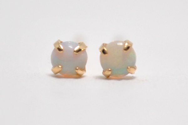 [ genuine article . super-discount in the price ] simple earrings K18(18 gold ) 2mm natural opal stud earrings Y
