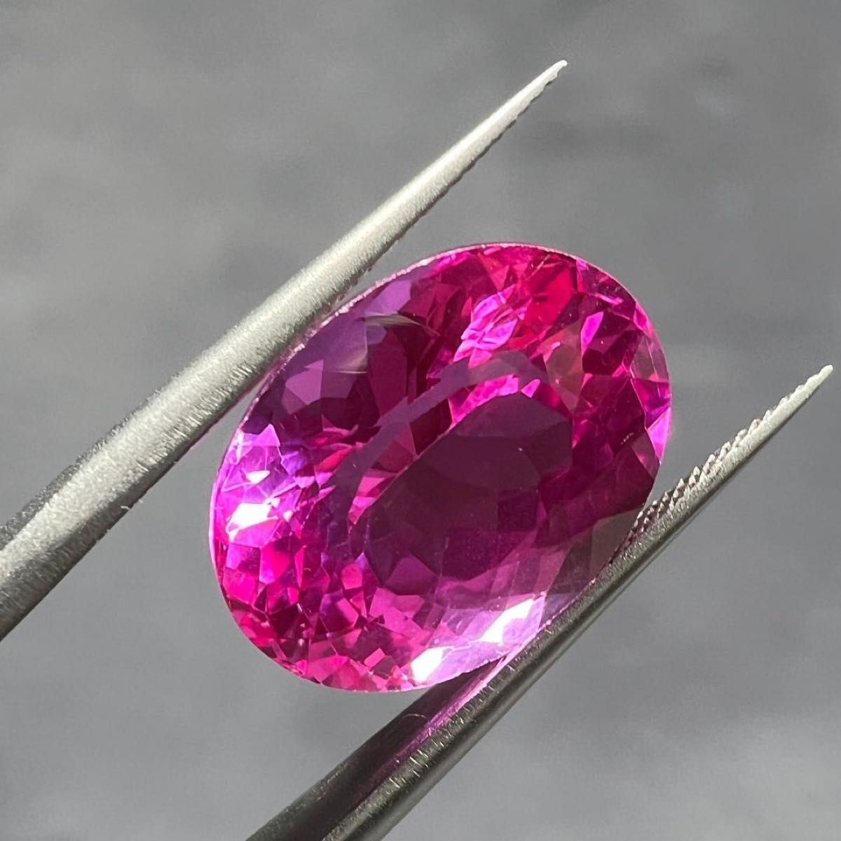 合成サファイア　パープルピンク　18.6ct ルース　蛍光　日宝協ソーティング付き