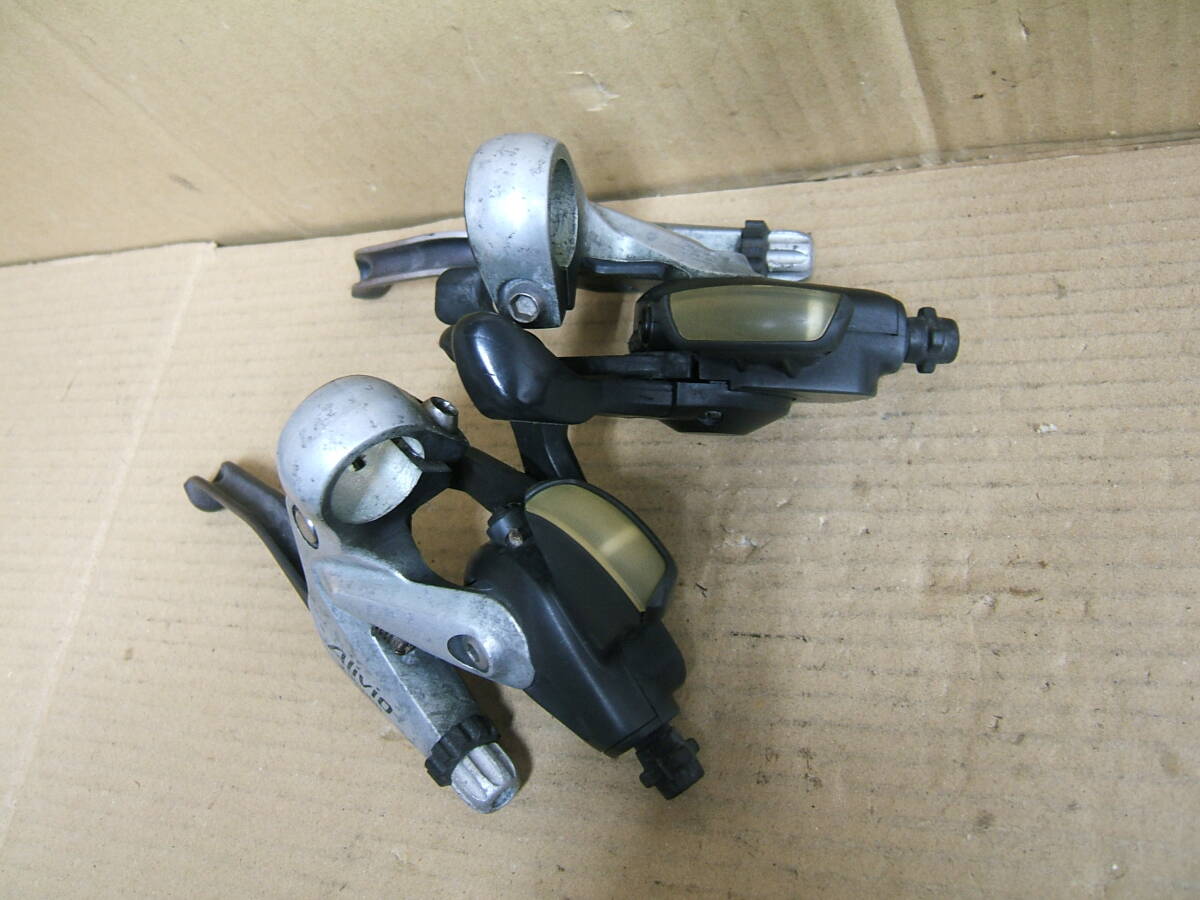 中古 兼用レバー左右セット 3ｘ8速 SHIMANO Alivio ST-MC20 働作品　194_画像3