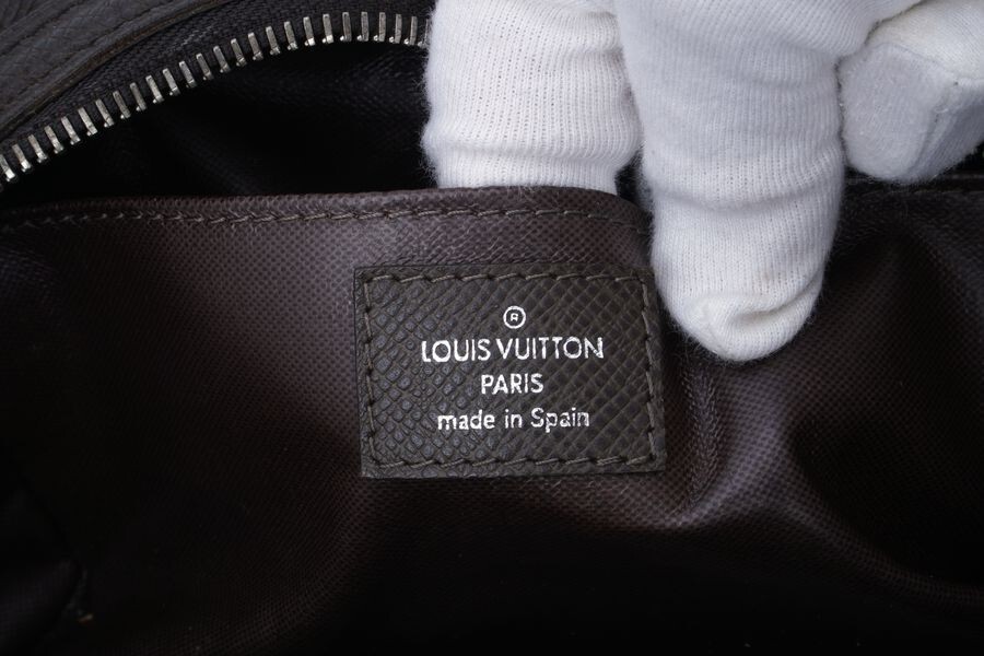 【極美品】 ルイヴィトン Louis Vuitton タイガ トゥルース イヴァン グリズリ セカンドバッグ クラッチバッグ メンズ 定価約12万 2109_画像10