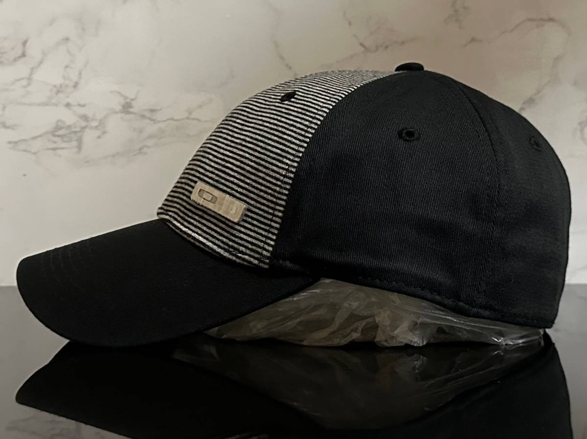 【未使用品】44B クール★OAKLEY オークリー キャップ 帽子CAP クールなシマ柄とブラックの伸縮素材にメタルピン《伸縮前59㎝～63㎝位迄》の画像3