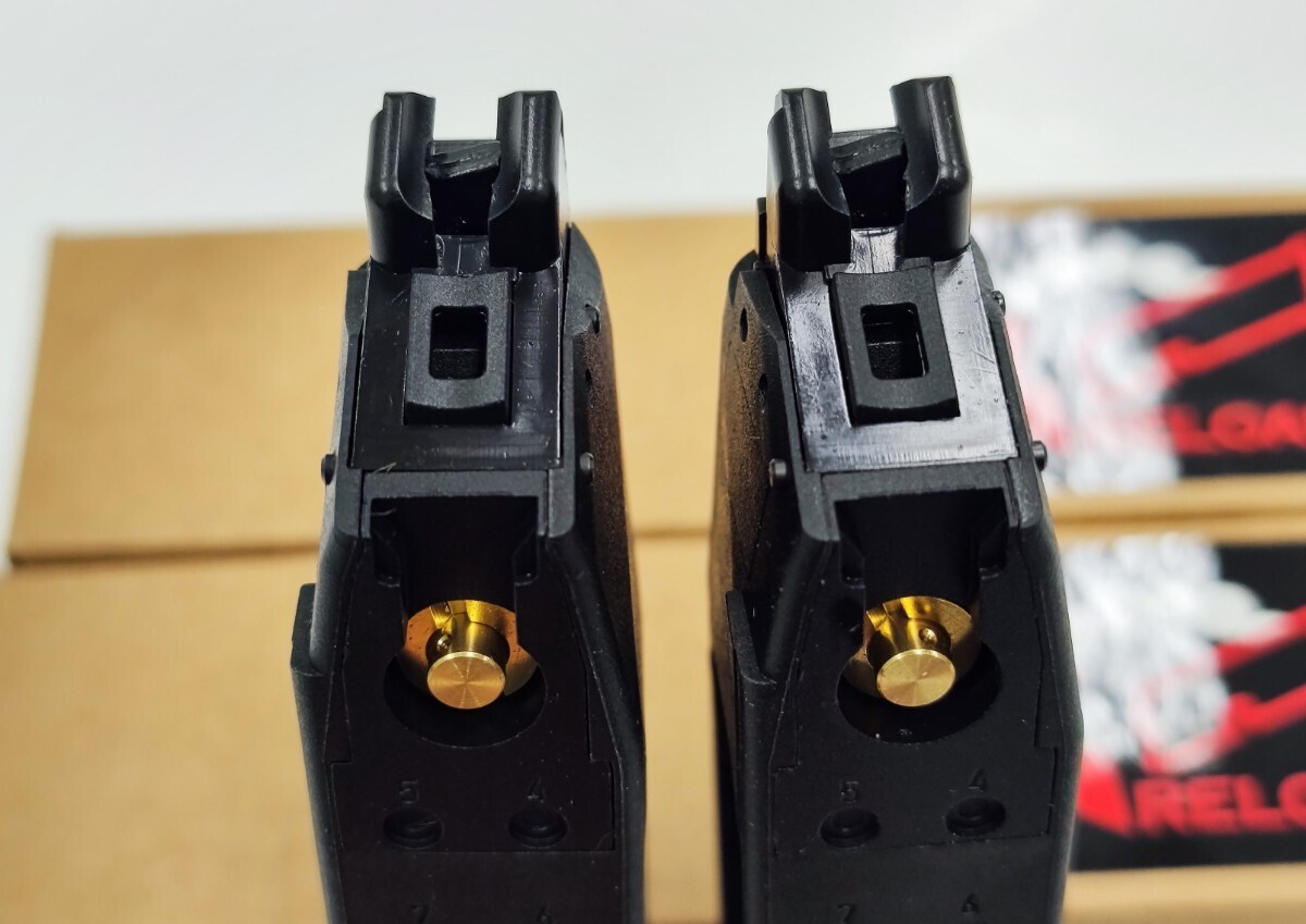 新品 UMAREX (VFC) Glock 用 RELOAD CO2マガジン 2本セット_画像3