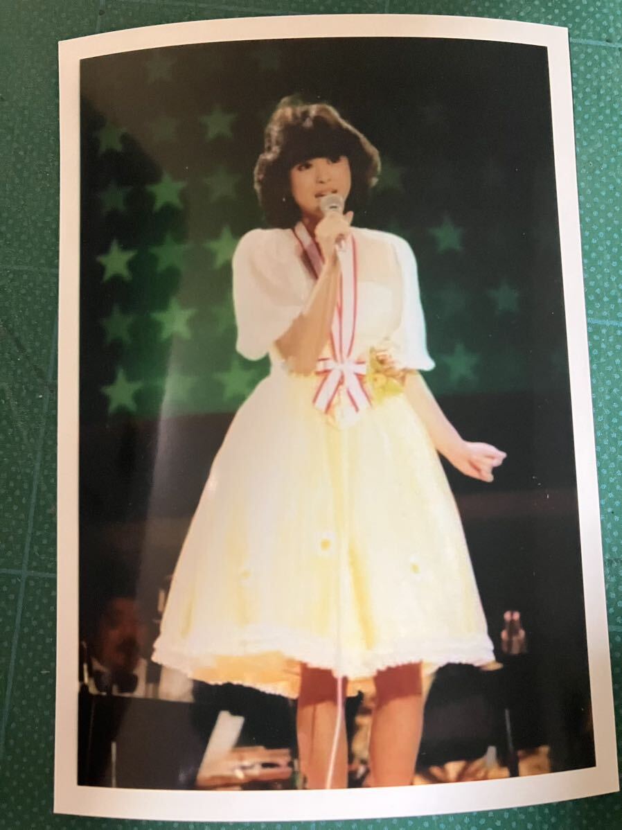 【レア】松田聖子　写真　黄色ワンピ　デビュー初期　昭和タレント　80年代アイドル_画像1